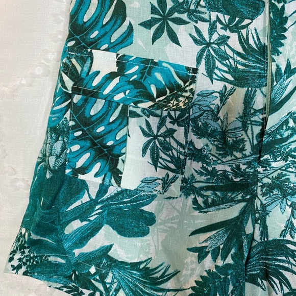Guess botanic print Lilly linen shorts NWT Size 6 - Picture 9 of 9